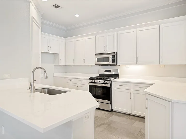 3967 Travis St — Photo 11