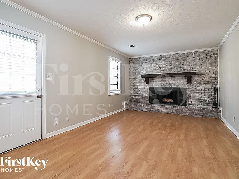 2047 Lake Ridge Ter — Photo 2