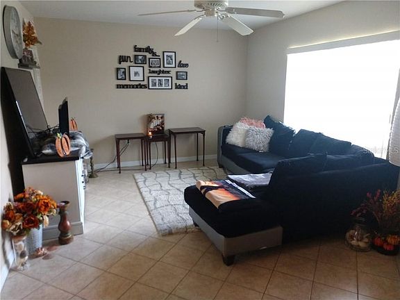 5th image of 11087 Reims Ave