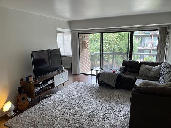4th image of 9704 Kingsbridge Dr APT 201