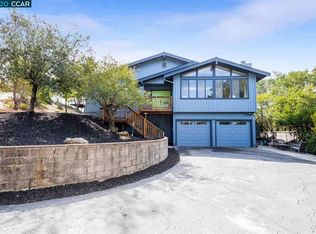 221 Hall Dr, Orinda, CA