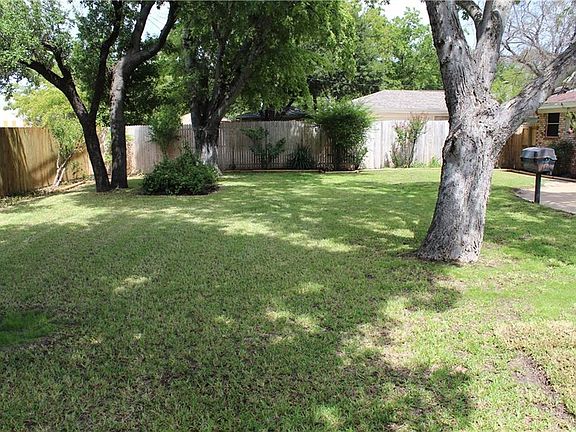 5th image of 6821 Corona Dr