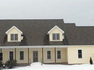1484 Sonshine Dr, Waterford, PA 16441