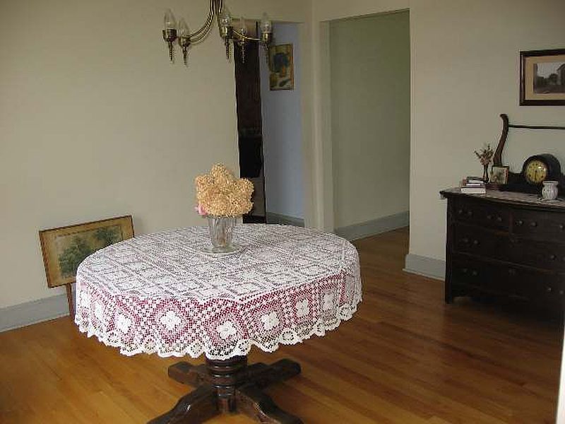 5th image of 102 HAWTHORNE Drive
