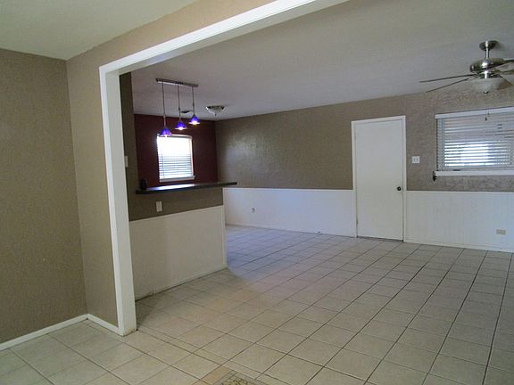 3rd image of 1400 S Ike Ave