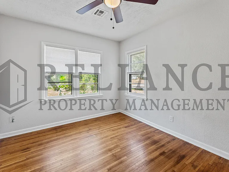 653 Harding St — Photo 14