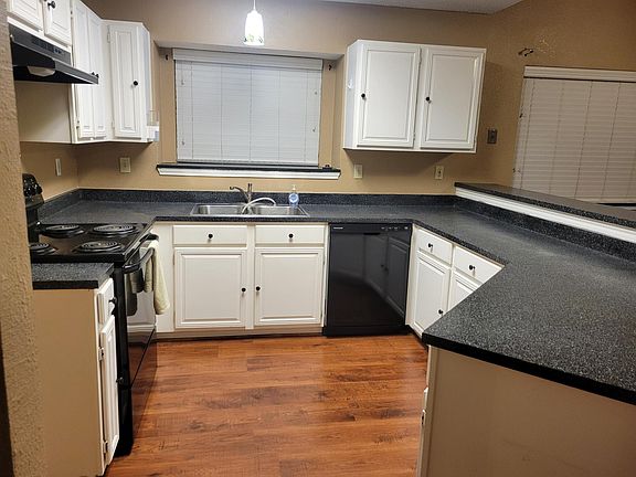 4th image of 436 L Thompson St