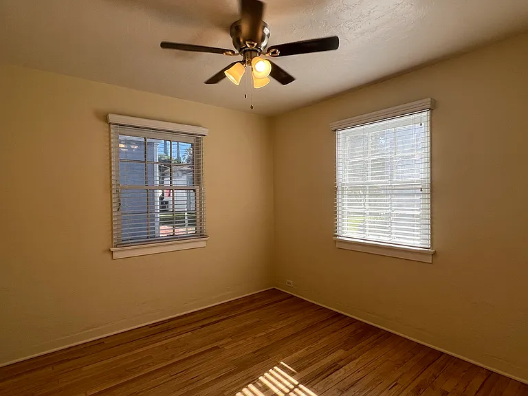 25 Parkwood Dr #4 — Photo 15