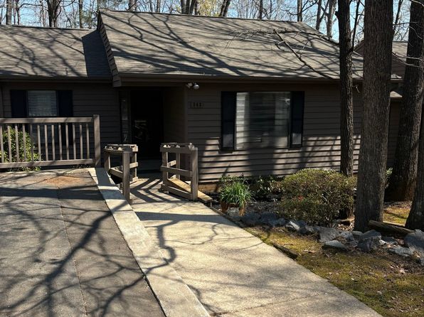 141 Cedar Holw