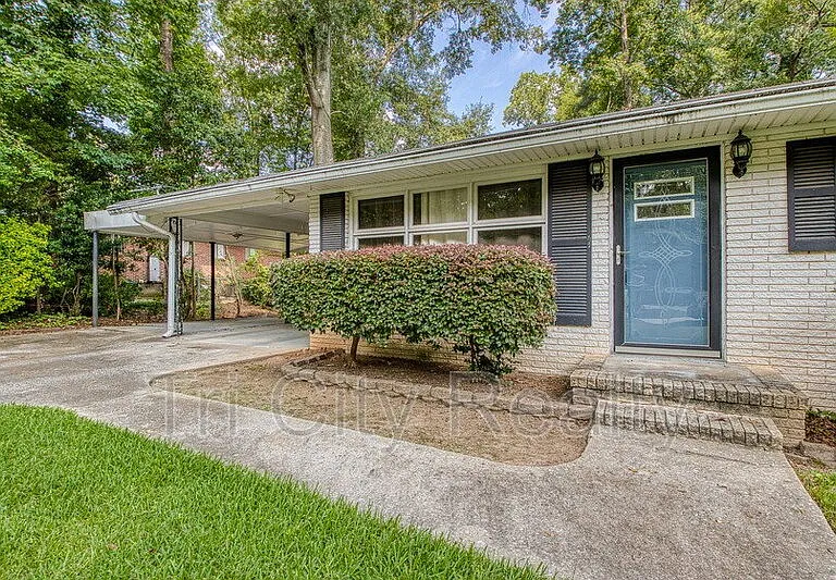 212 Hilltop Dr — Photo 7