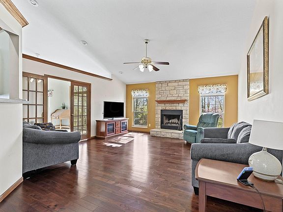 4th image of 8947 Marinette Pl