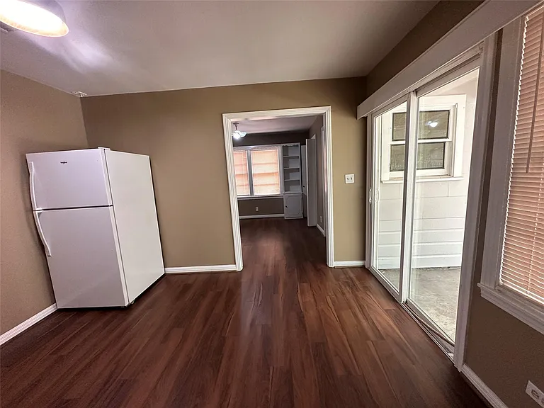 1121 Millie St — Photo 16