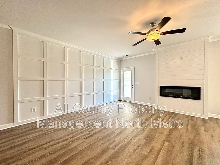 6366 Pine Ridge Point — Photo 2