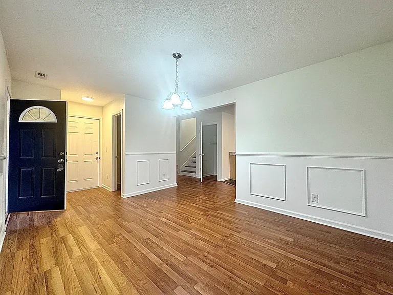 413 Braden Ct — Photo 5
