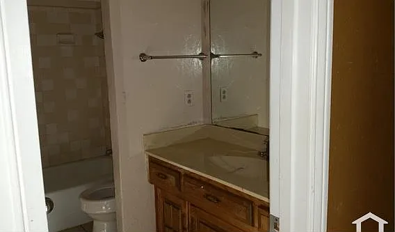 4 bed, 1890 sqft, $2,690 — Photo 3