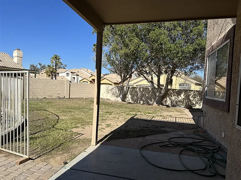 3320 N Lakeshore Ct — Photo 14