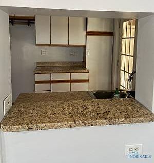 5th image of 2442 Ida Dr