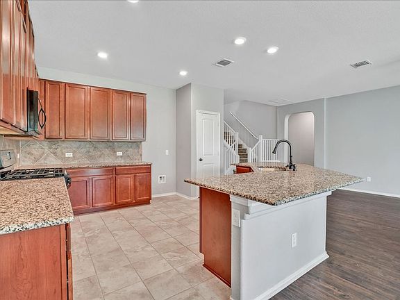 3rd image of 1705 Uhland Dr