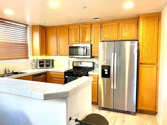 Kitchen, stainless steel appliances