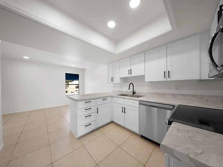 220 N 22nd Pl #2029 — Photo 7