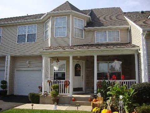 2nd image of 66 Meadow Pond Cir