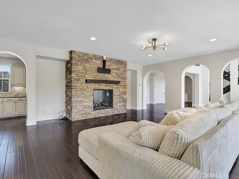 9611 Baden Ave — Photo 17