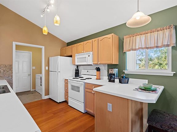 2nd image of 58 York Hill Ct