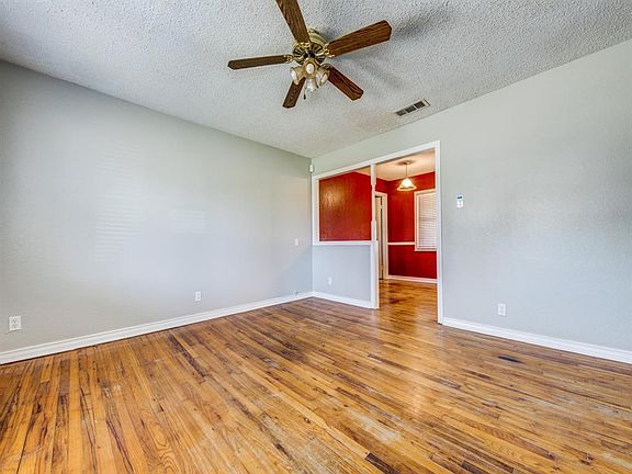 3rd image of 863 Twilight Dr