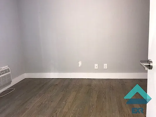 Rented by EXR | media 4