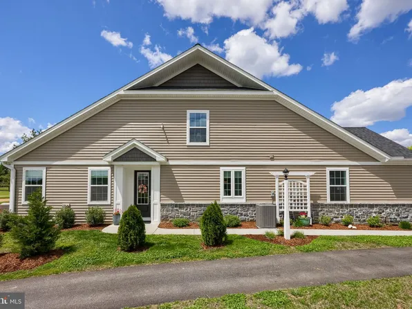 116 Copperstone Ct, Millersville, PA 17551