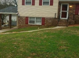 571 Ventura Dr, Forest Park, GA 30297