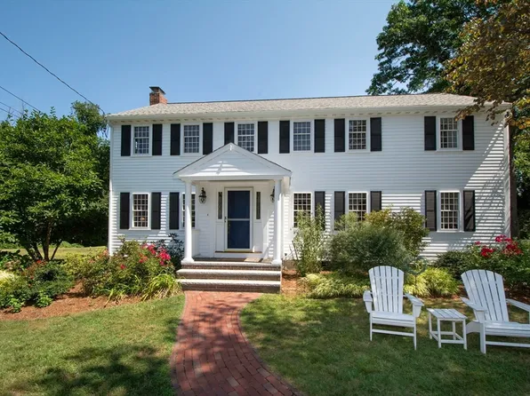 39 Ledgewood Dr, Cohasset, MA 02025