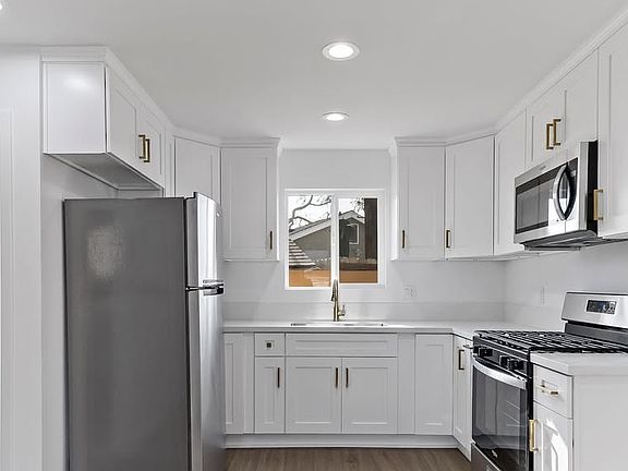 5th image of 1228 Poindexter St