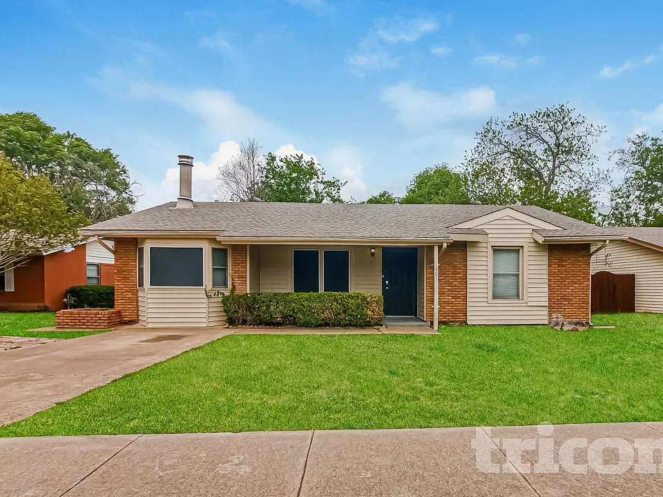 405 Darlene Ln