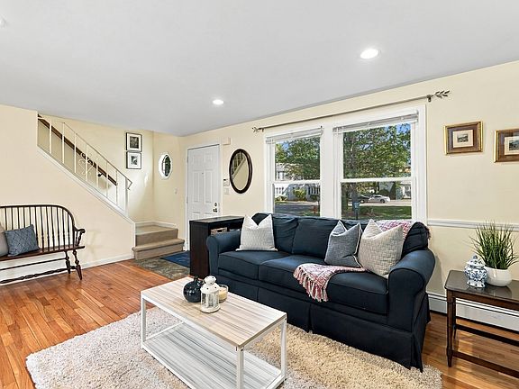 5th image of 15 Northwoods Cir