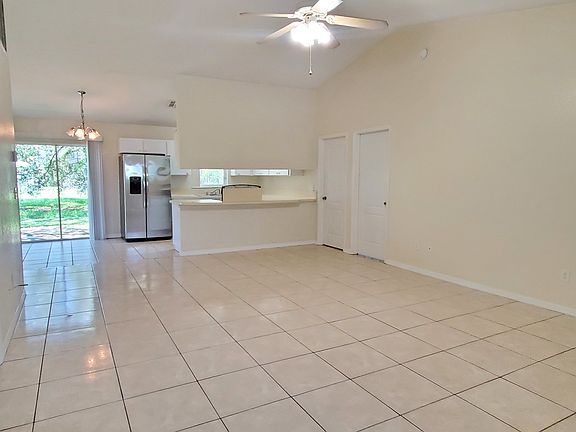 3rd image of 411 Eagle Dr