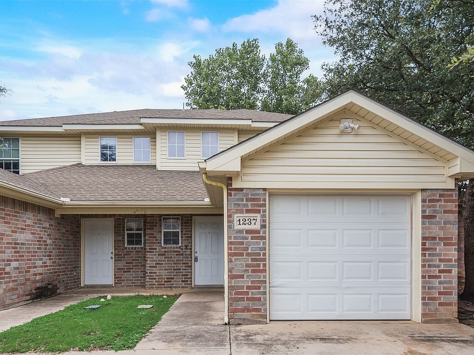 1st image of 1233 & 1237 Village Garden Dr