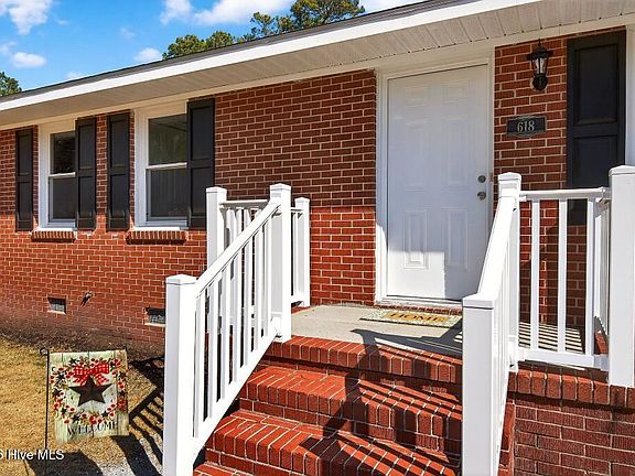 3rd image of 618 Lee Drive