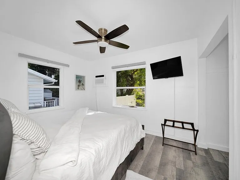 2317 N Ocean Blvd — Photo 4