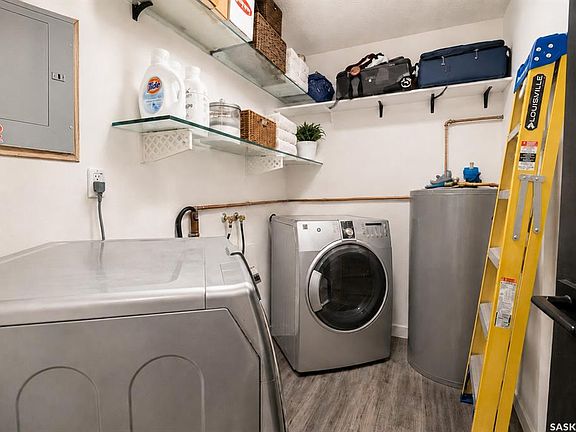 2nd image of UNIT 224-425 115th STREET E