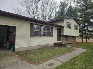 19313 Tuller Rd, Bowling Green, OH 43402