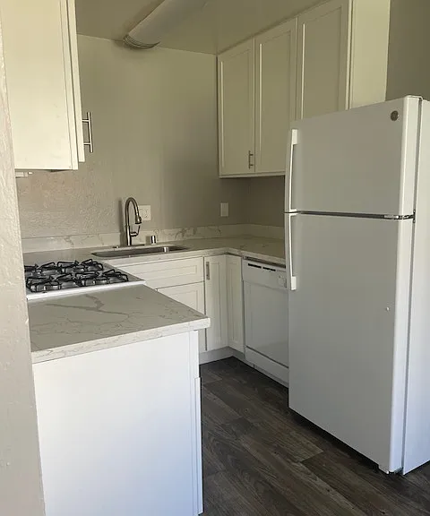 Capitol Ave Apartments — Photo 8