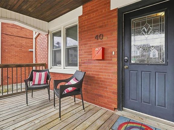 3rd image of 40 Guelph St