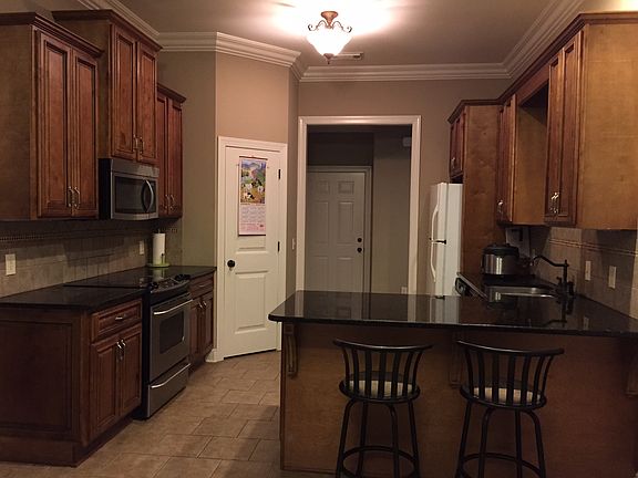 4th image of 4544 Royale Dr