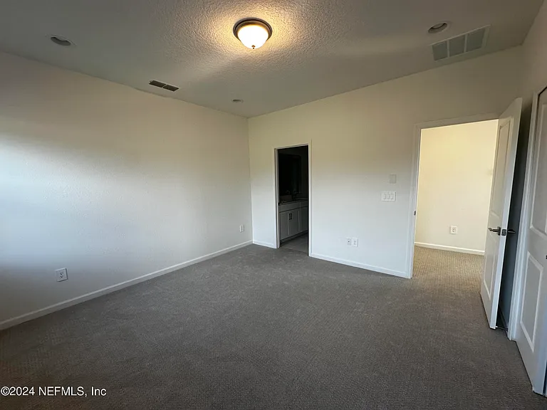 545 Brandon Lakes Dr — Photo 20