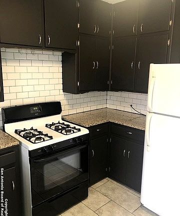 2nd image of 555 Club Dr APT 1