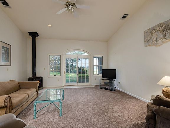 4th image of 940 Cumorah Ct
