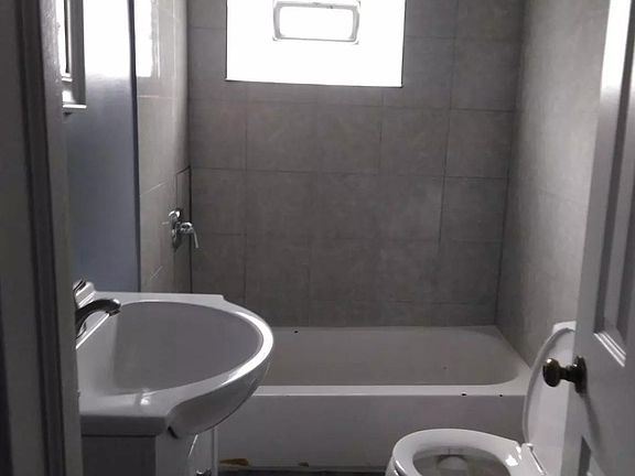 5th image of 6231 S Loomis Blvd #1