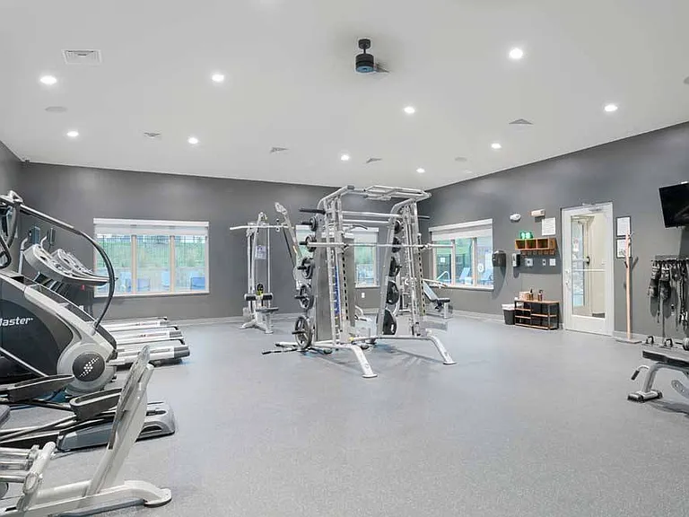 24/7 workout spaces give you the freedom to train, stretch, and stay active on your schedule.