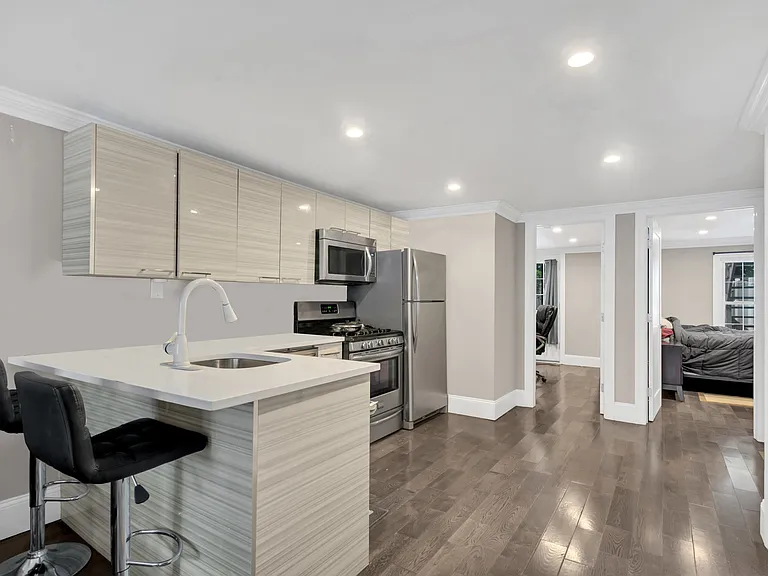 25 Pilling St #1 — Photo 4